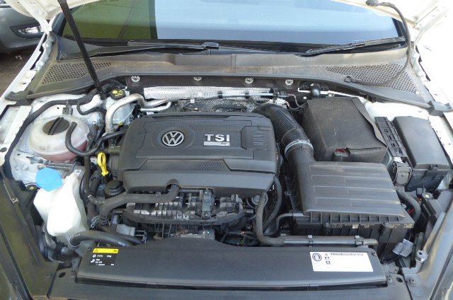 2017 VW Golf R auto