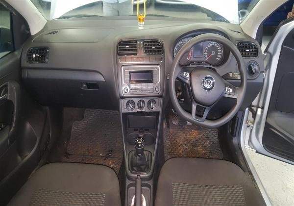 CLEAN VW POLO VIVO PETROL TRENDLINE WITH CLOTH MATERIAL SIT