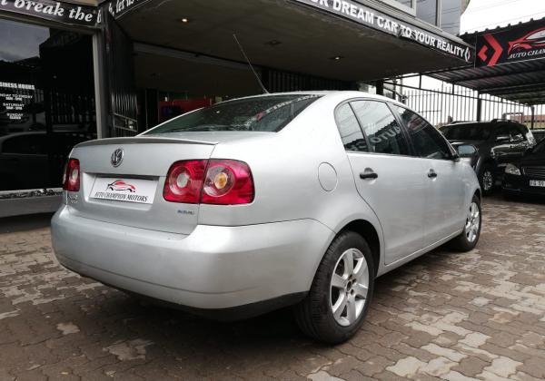 VW Polo Vivo Sedan