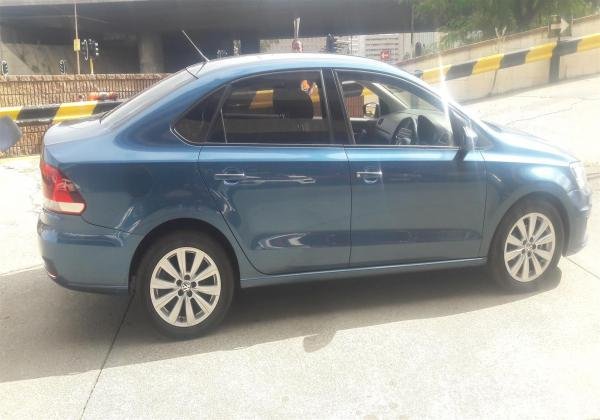 VW POLO SEDAN 2017