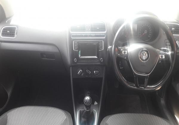 VW POLO SEDAN 2017