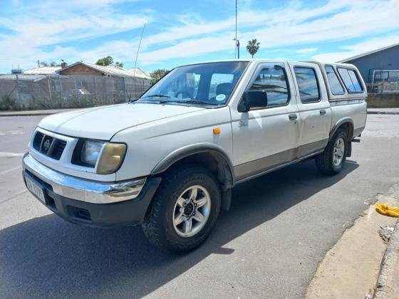 R835 Per Month : 2000 Nissan Hardbody 2.4i