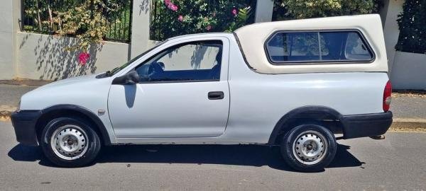 R633 Per Month :  2001 OPEL CORSA UTILITY 1.4i