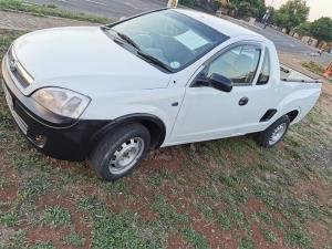 R850 Per Month : 2010 Chevrolet Utility 1.4i