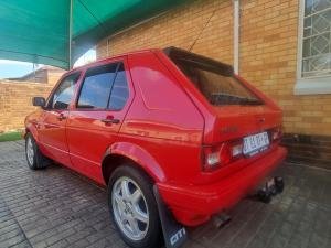 R1215 Per Month : 2009 VW CITI GOLF SPORT 1.6i