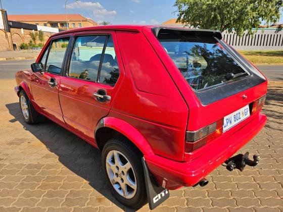 R433 Per Month : 2001 VW CITI GOLF 1