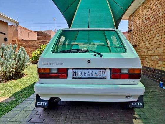 R765 Per Month : 2002 VW CITI GOLF 1.4i