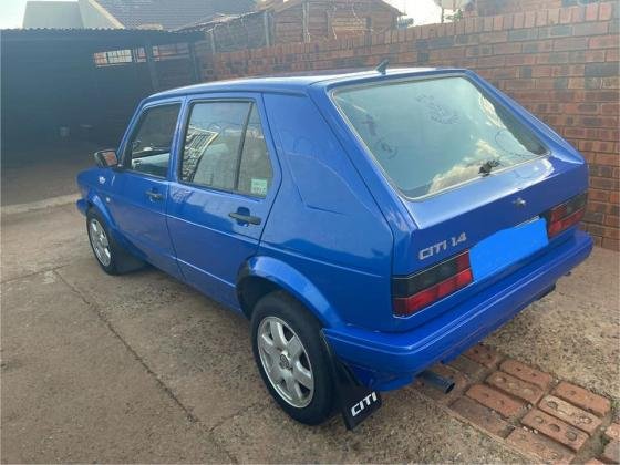 R633 Per Month : 2004 VW CITI GOLF 1.4