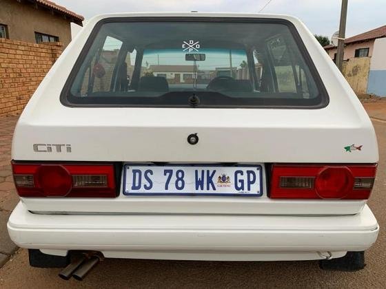 R575 Per Month : 2006  VW CITI GOLF CHICO 1.4